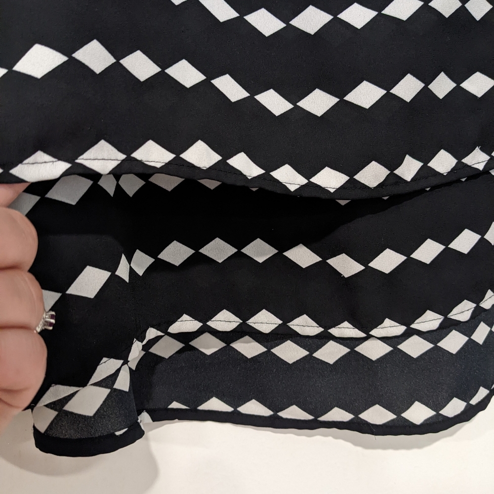 The Limited Patterned Top - Picture 7 of 7